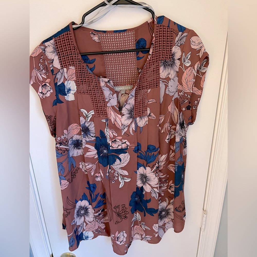 Floral Sleeveless Blouse
